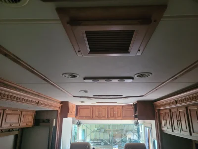 2009 TIFFIN MOTORHOMES PHAETON photo 18