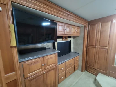 2009 TIFFIN MOTORHOMES PHAETON photo 12