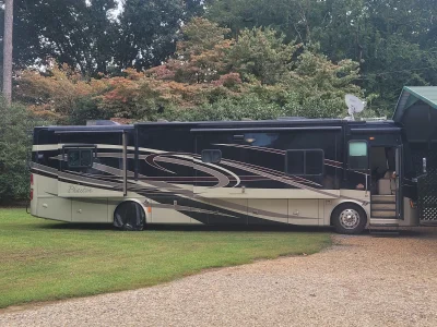 2009 TIFFIN MOTORHOMES PHAETON photo 4