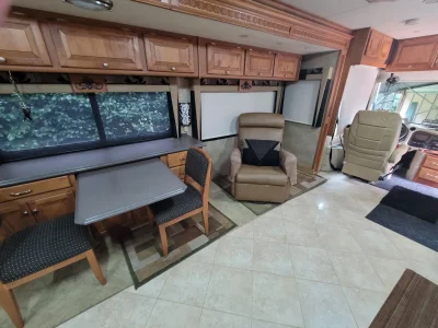 2009 TIFFIN MOTORHOMES PHAETON photo 14