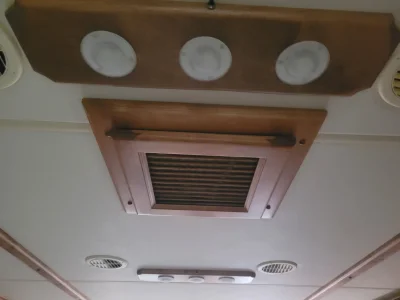 2009 TIFFIN MOTORHOMES PHAETON photo 19