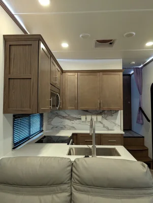 2024 ALLIANCE RV AVENUE photo 12