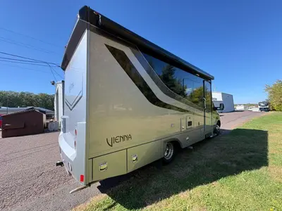 2022 Renegade Vienna photo 10