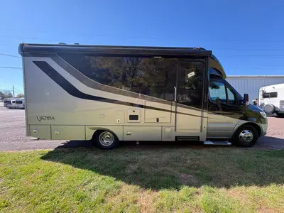 2022 Renegade Vienna photo 11