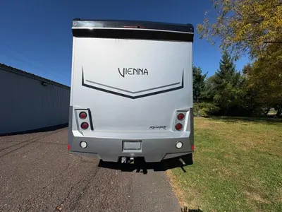 2022 Renegade Vienna photo 9