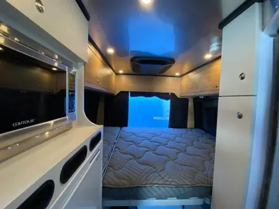 2025 Airstream Rangeline photo 25