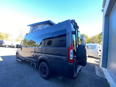 2025 Airstream Rangeline photo 5