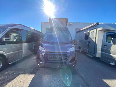 2025 Airstream Rangeline photo 9