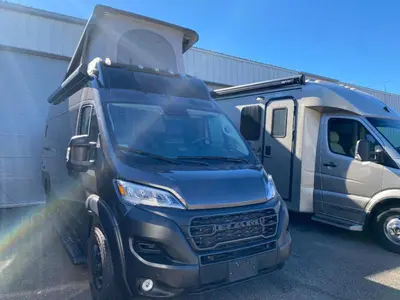 Used 2025 Airstream Rangeline Std. Model