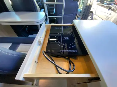 2025 Airstream Rangeline photo 20