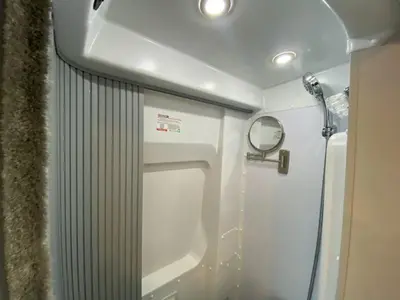 2025 Airstream Rangeline photo 28