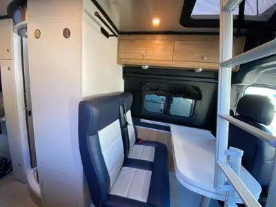 2025 Airstream Rangeline photo 15