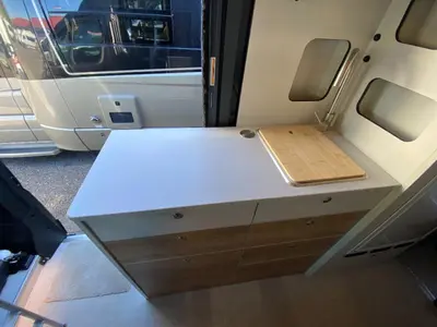 2025 Airstream Rangeline photo 19