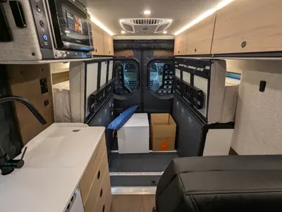 2027 Storyteller Overland Darkmode photo 22