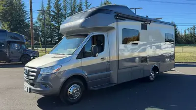 2020 Tiffin Motorhomes Wayfarer photo 8