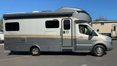 2020 Tiffin Motorhomes Wayfarer photo 5