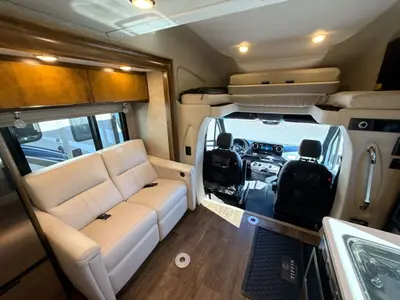 2020 Tiffin Motorhomes Wayfarer photo 42