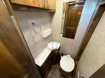 2020 Tiffin Motorhomes Wayfarer photo 37