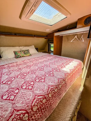 2012 LANCE 1172 TRUCK CAMPER photo 18