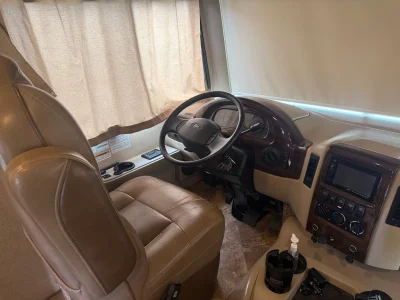 2017 THOR MOTOR COACH WINDSPORT photo 6