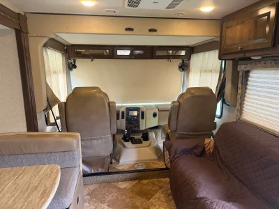 2017 THOR MOTOR COACH WINDSPORT photo 7