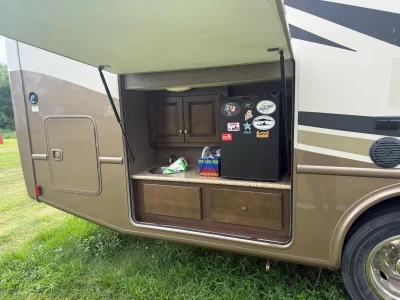 2017 THOR MOTOR COACH WINDSPORT photo 2