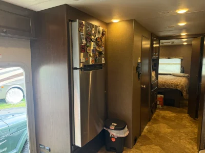 2017 THOR MOTOR COACH WINDSPORT photo 3