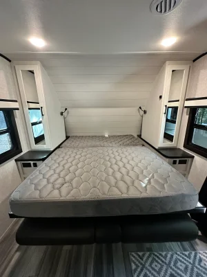 2024 JAYCO JAY FEATHER photo 11