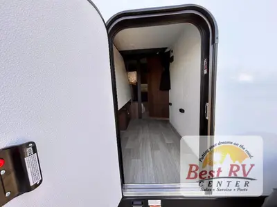 2027 Keystone Bullet Crossfire photo 4