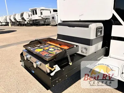 2027 Thor Motor Coach Four Winds photo 4