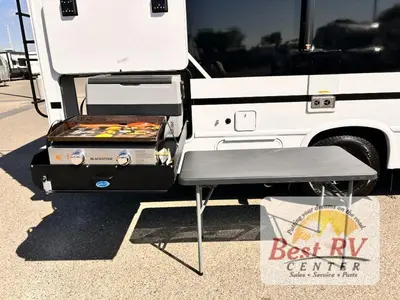 2027 Thor Motor Coach Four Winds photo 3