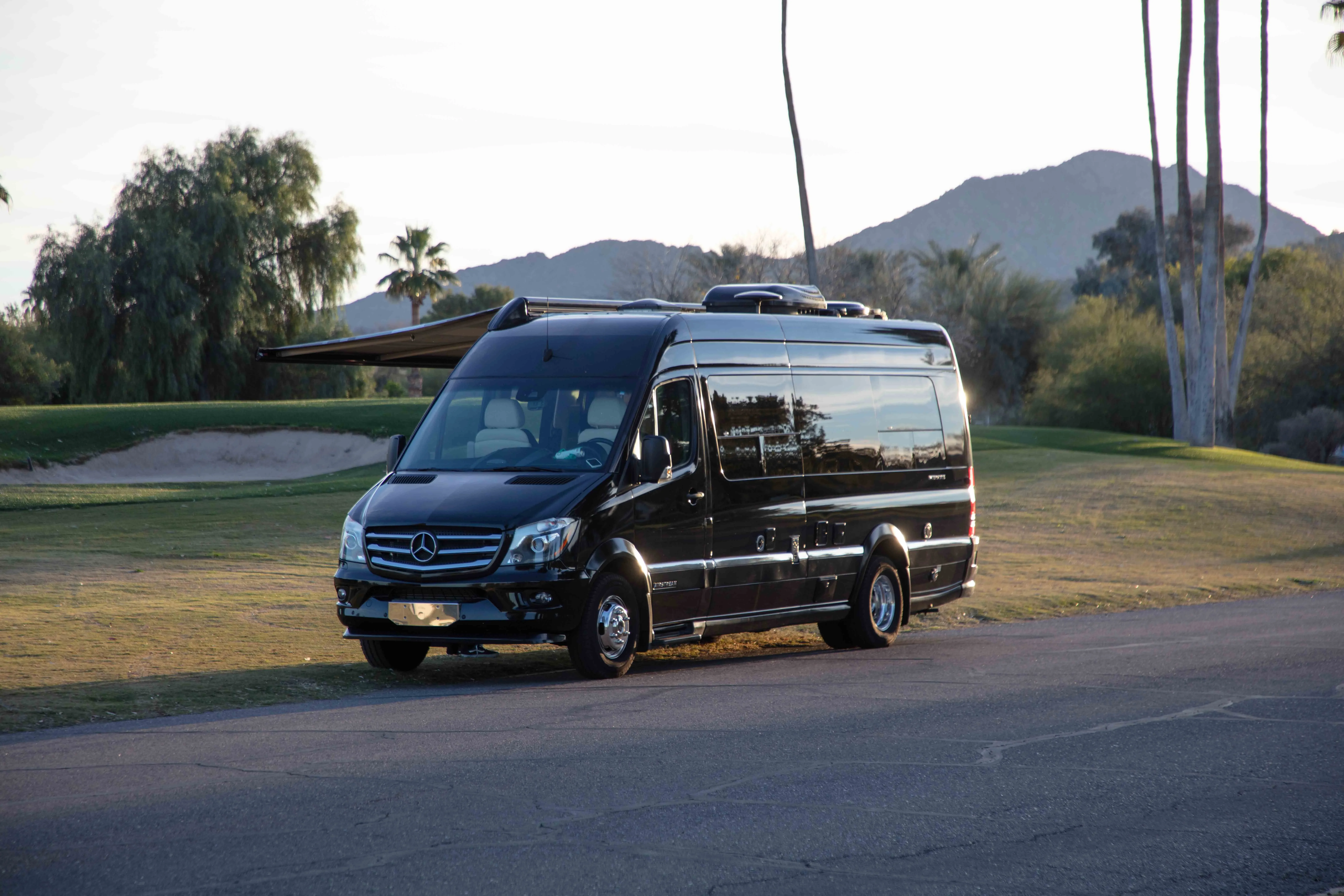 2018 AIRSTREAM INTERSTATE exterior