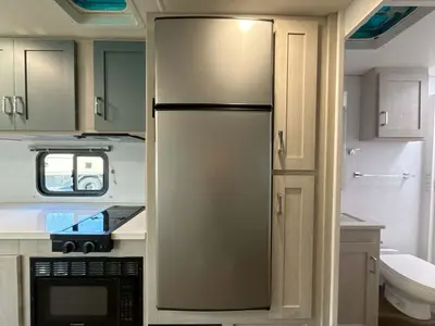 2026 Winnebago Suncruiser photo 41