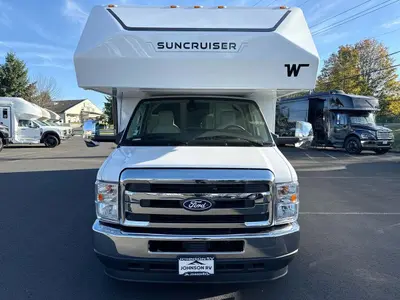 2026 Winnebago Suncruiser photo 6