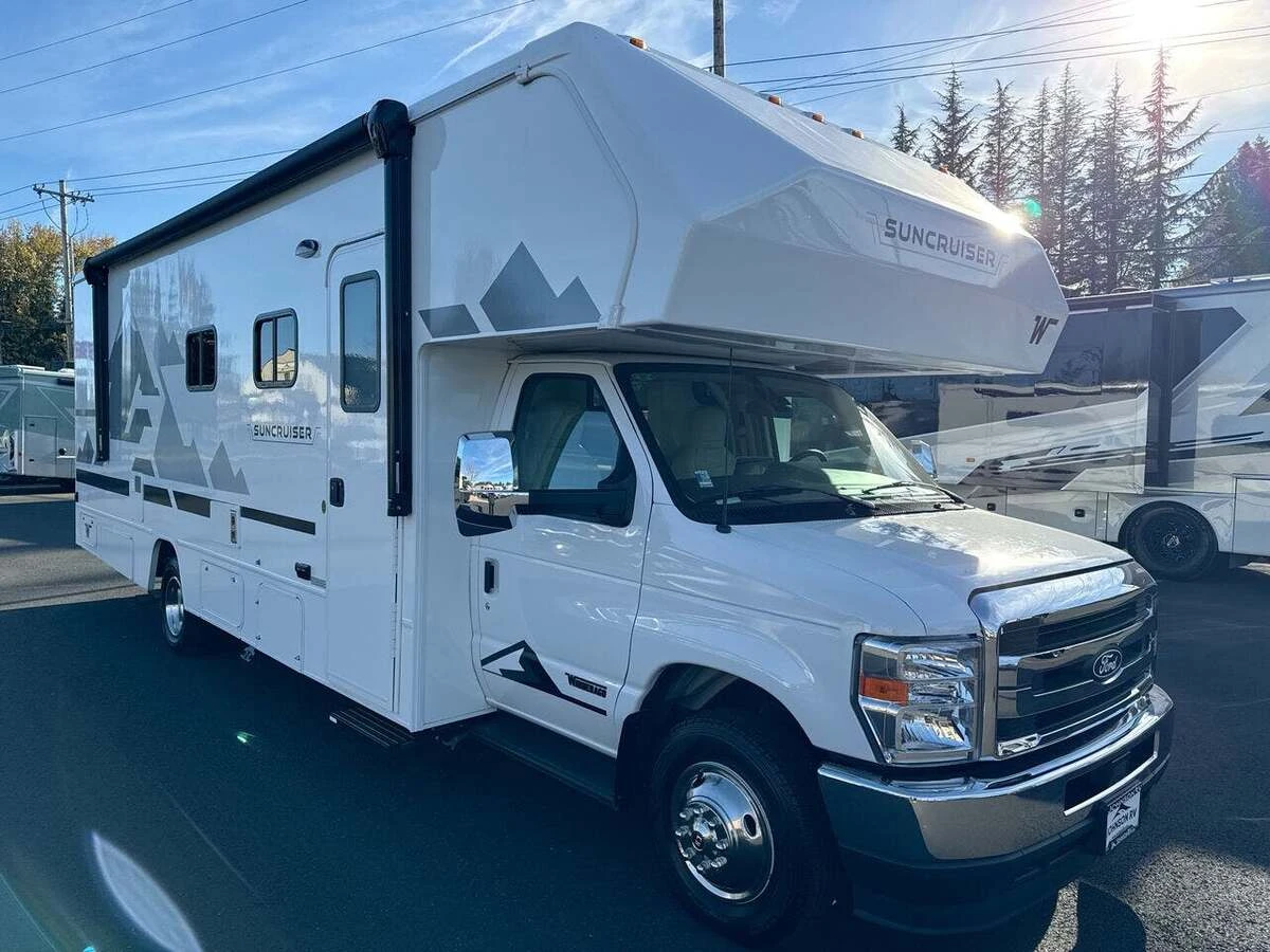 2026 Winnebago Suncruiser exterior