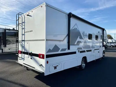 2026 Winnebago Suncruiser photo 11