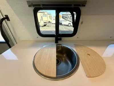 2026 Winnebago Suncruiser photo 45