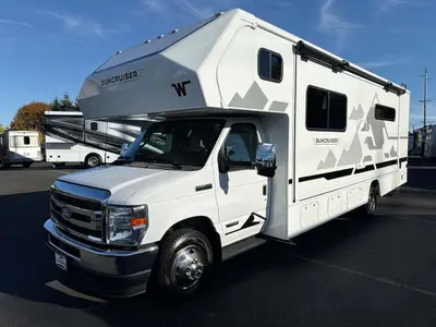 2026 Winnebago Suncruiser photo 7