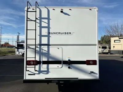 2026 Winnebago Suncruiser photo 10