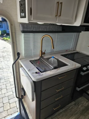 2025 THOR MOTOR COACH CHATEAU photo 6