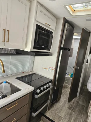2025 THOR MOTOR COACH CHATEAU photo 7