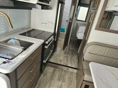2025 THOR MOTOR COACH CHATEAU photo 12