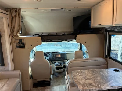 2021 THOR MOTOR COACH CHATEAU photo 4