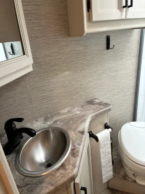 2021 THOR MOTOR COACH CHATEAU photo 6