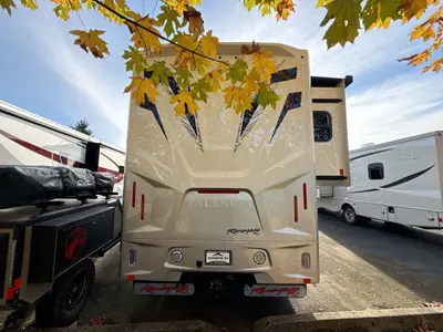2027 Renegade Valencia photo 9