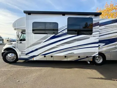 2027 Renegade Valencia photo 7