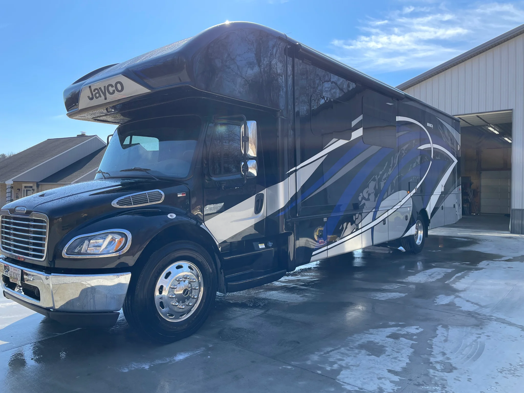 2022 JAYCO SENECA exterior
