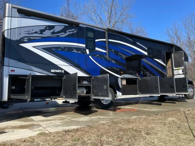 2022 JAYCO SENECA photo 18