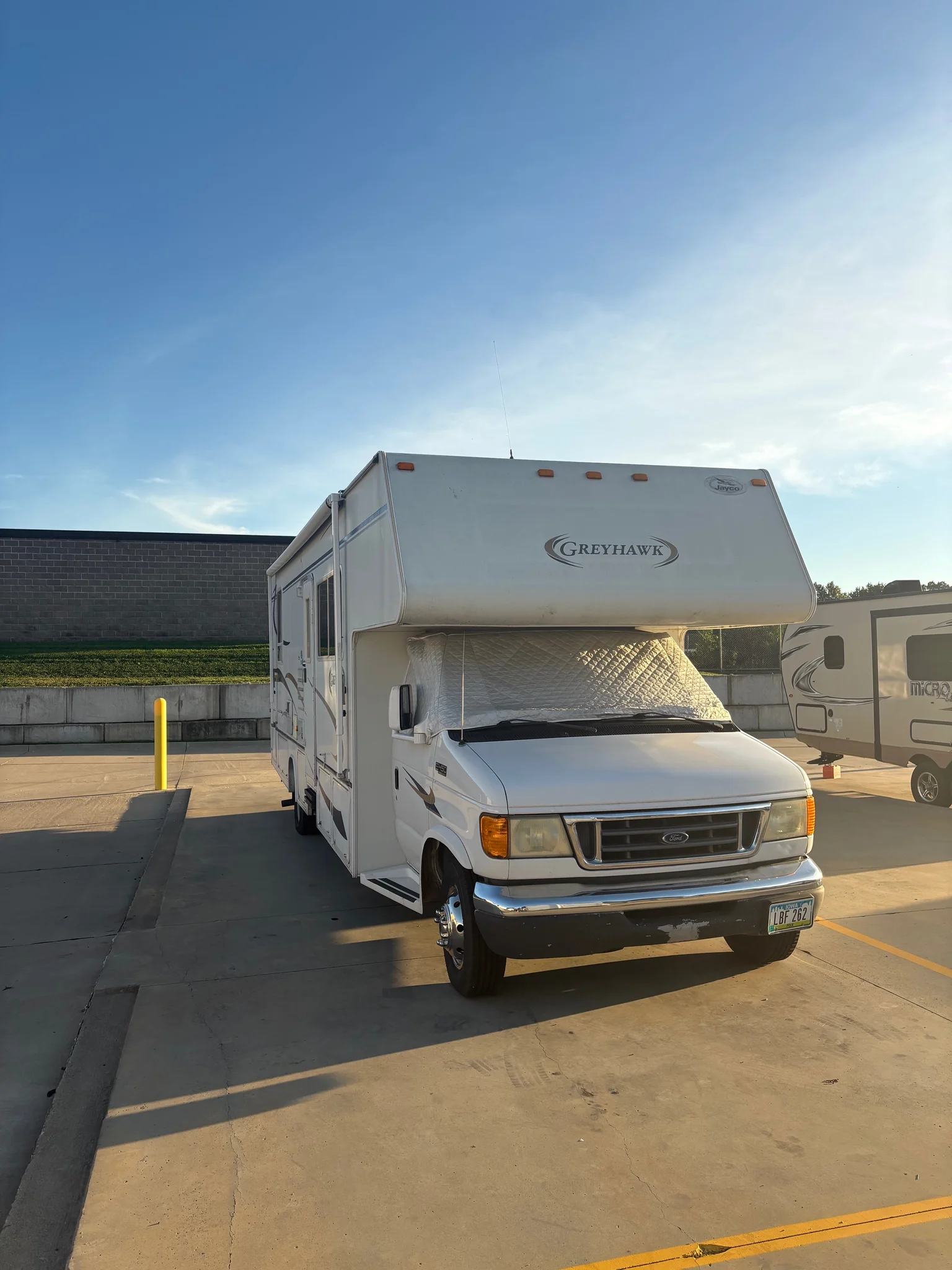 2004 JAYCO GREYHAWK exterior