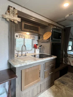 2018 FOREST RIVER R-POD photo 8
